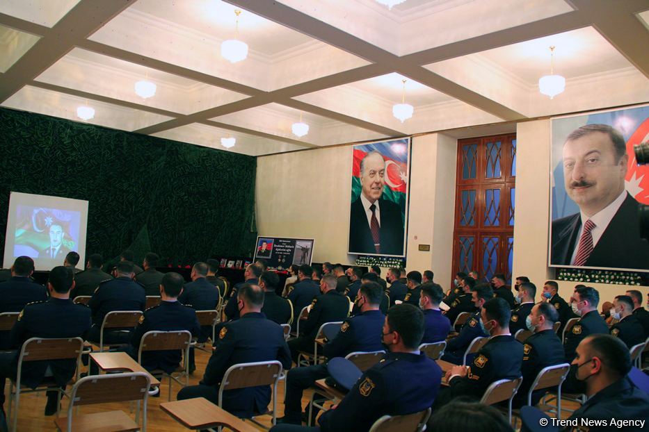 В Доме офицеров в Баку прошла презентация проекта, посвященного Национальному герою Мубаризу Ибрагимову (ФОТО)
