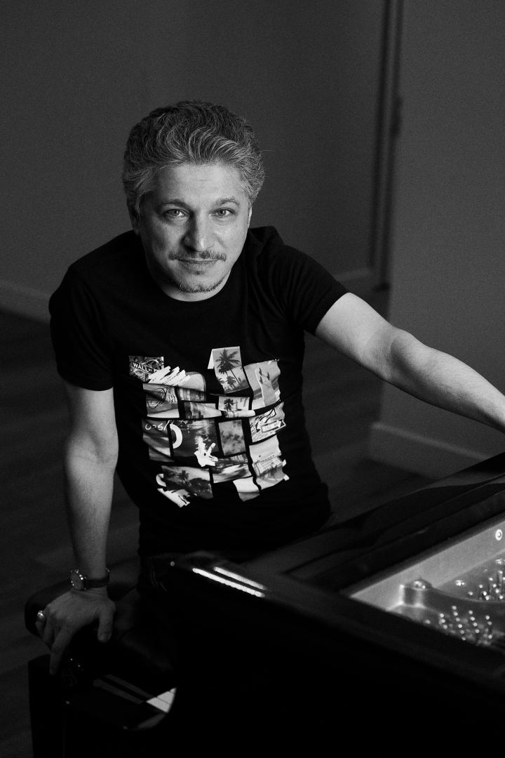 Испорченные магнитофоны,  тур по Японии и концерт в Баку – интервью с Шаином Новрасли (ФОТО)