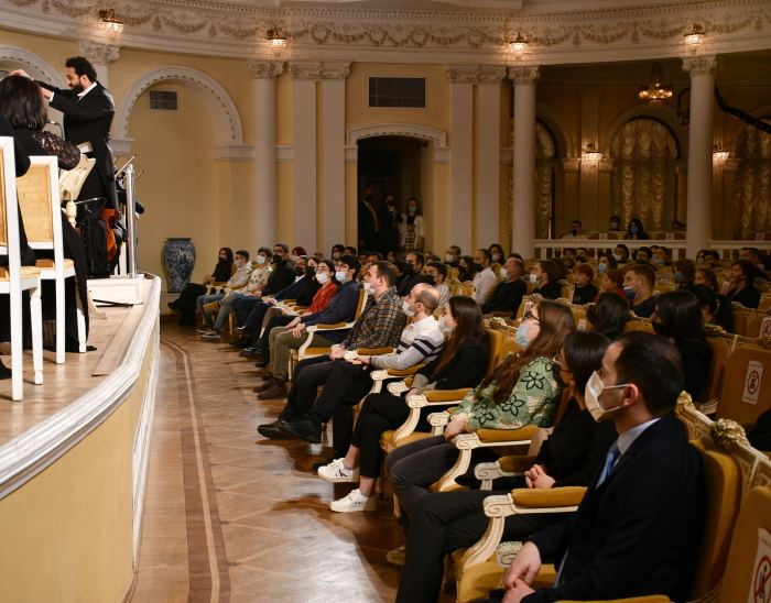 В Баку представлена музыка для успешных и добрых людей (ВИДЕО, ФОТО)