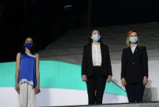 В Баку состоялась торжественная церемония открытия Кубка мира по прыжкам на батуте (ФОТО)