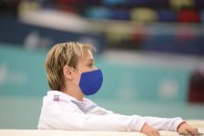 В Баку стартовал первый день соревнований Кубка мира по прыжкам на батуте (ФОТО)