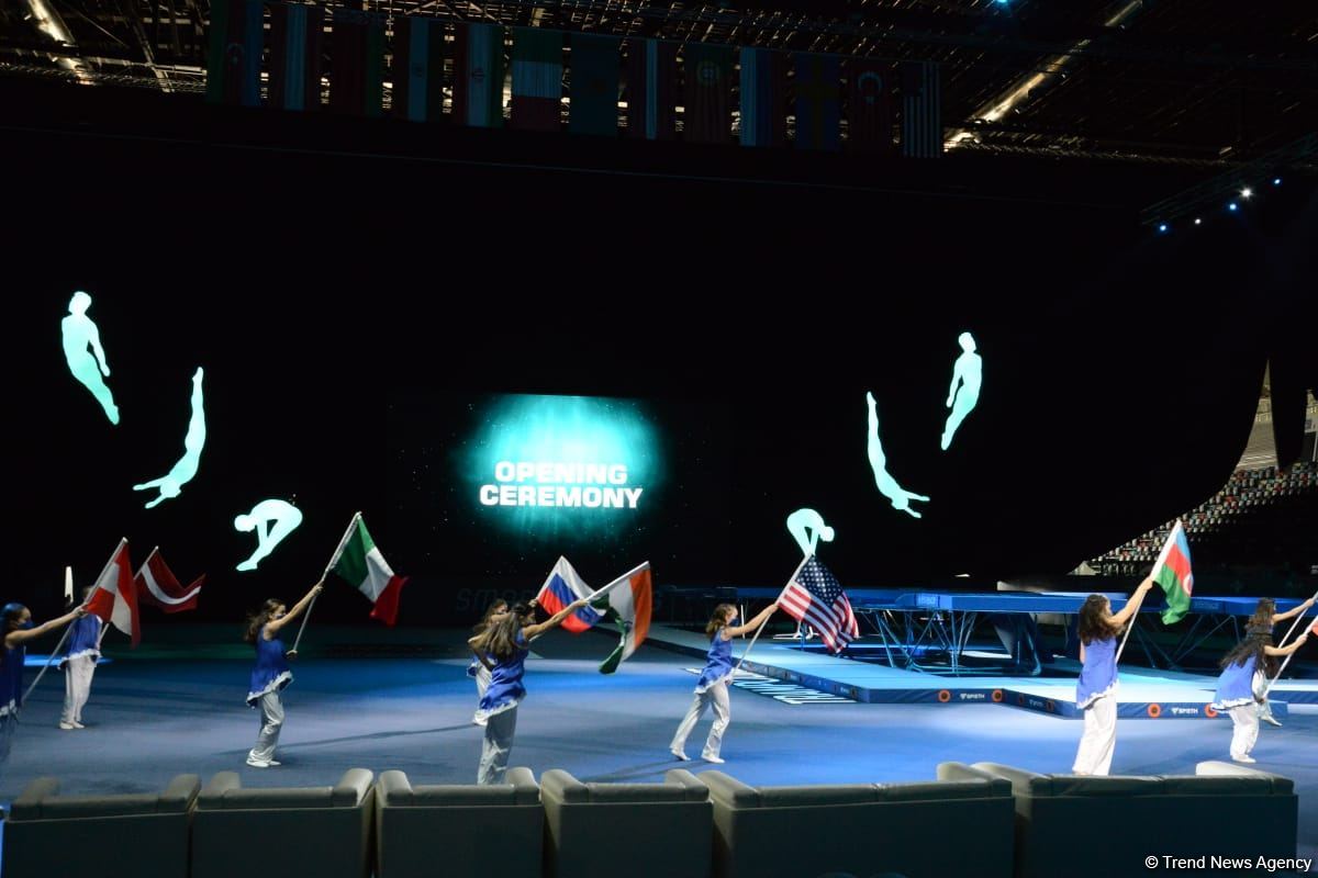 В Баку состоялась торжественная церемония открытия Кубка мира по прыжкам на батуте (ФОТО)