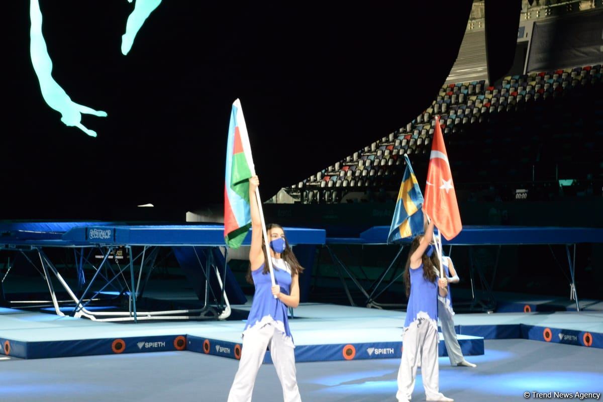 В Баку состоялась торжественная церемония открытия Кубка мира по прыжкам на батуте (ФОТО)