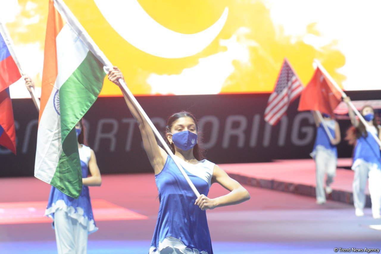 В Баку состоялась торжественная церемония открытия Кубка мира по прыжкам на батуте (ФОТО)