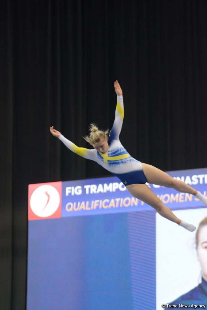 В Баку продолжаются соревнования Кубка мира по прыжкам на батуте (ФОТО)