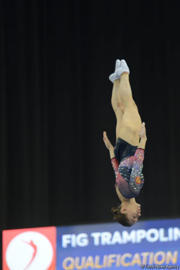 В Баку продолжаются соревнования Кубка мира по прыжкам на батуте (ФОТО)