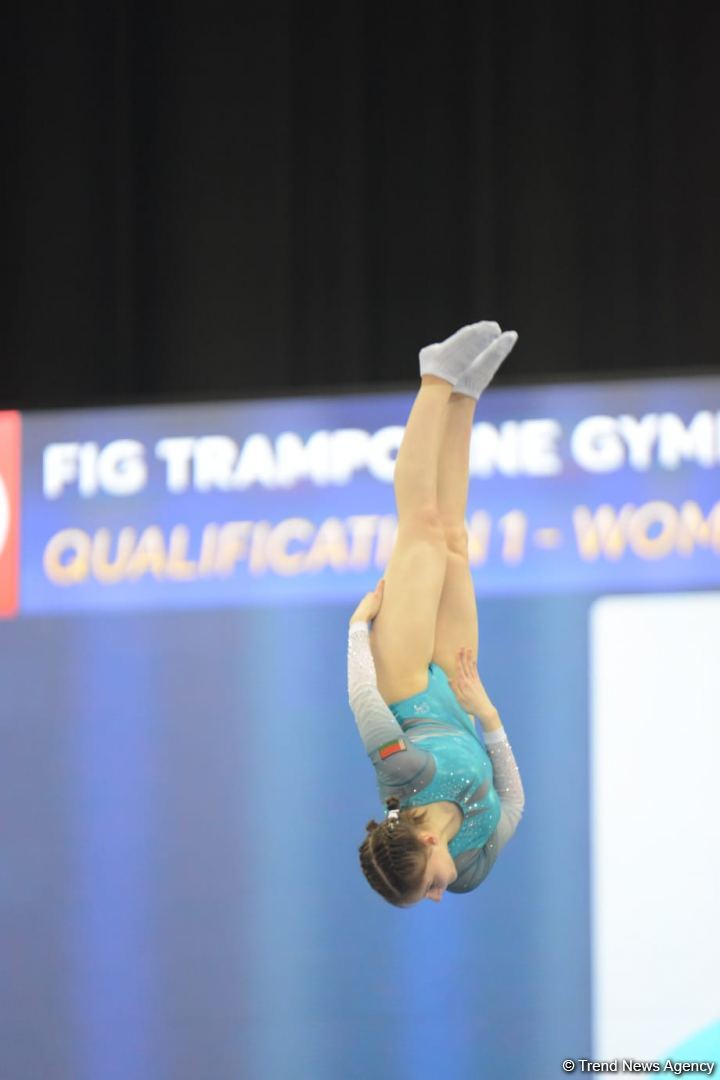 В Баку продолжаются соревнования Кубка мира по прыжкам на батуте (ФОТО)