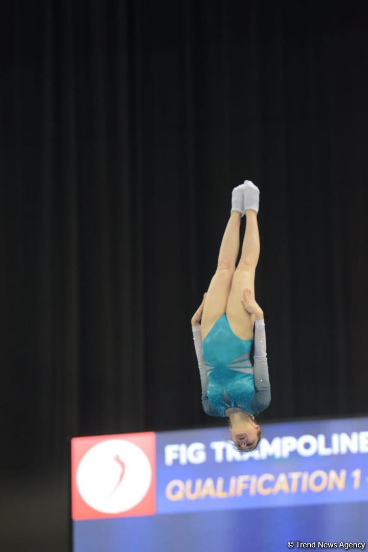 В Баку продолжаются соревнования Кубка мира по прыжкам на батуте (ФОТО)