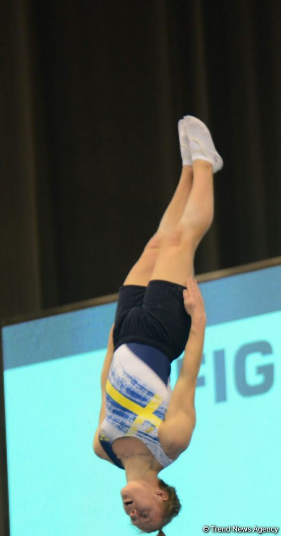 В Баку стартовал первый день соревнований Кубка мира по прыжкам на батуте (ФОТО)