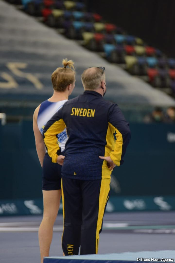 В Баку стартовал первый день соревнований Кубка мира по прыжкам на батуте (ФОТО)