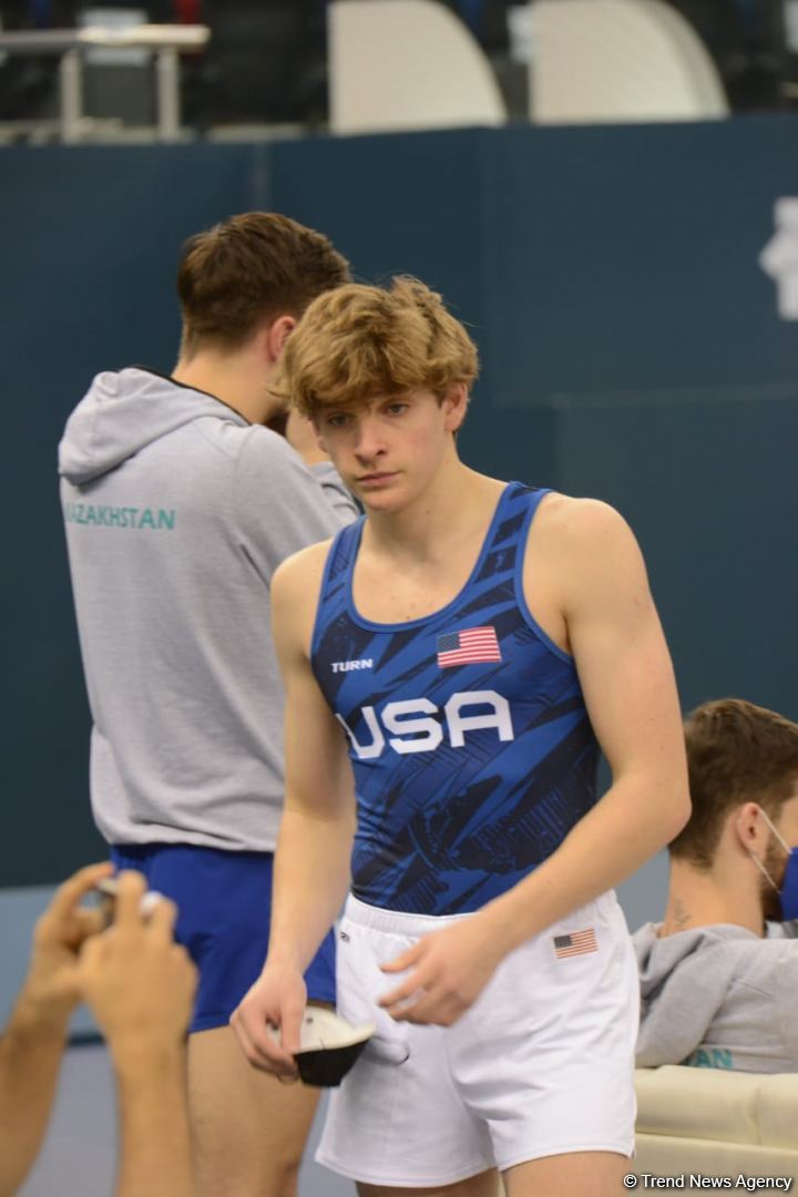 В Баку стартовал первый день соревнований Кубка мира по прыжкам на батуте (ФОТО)