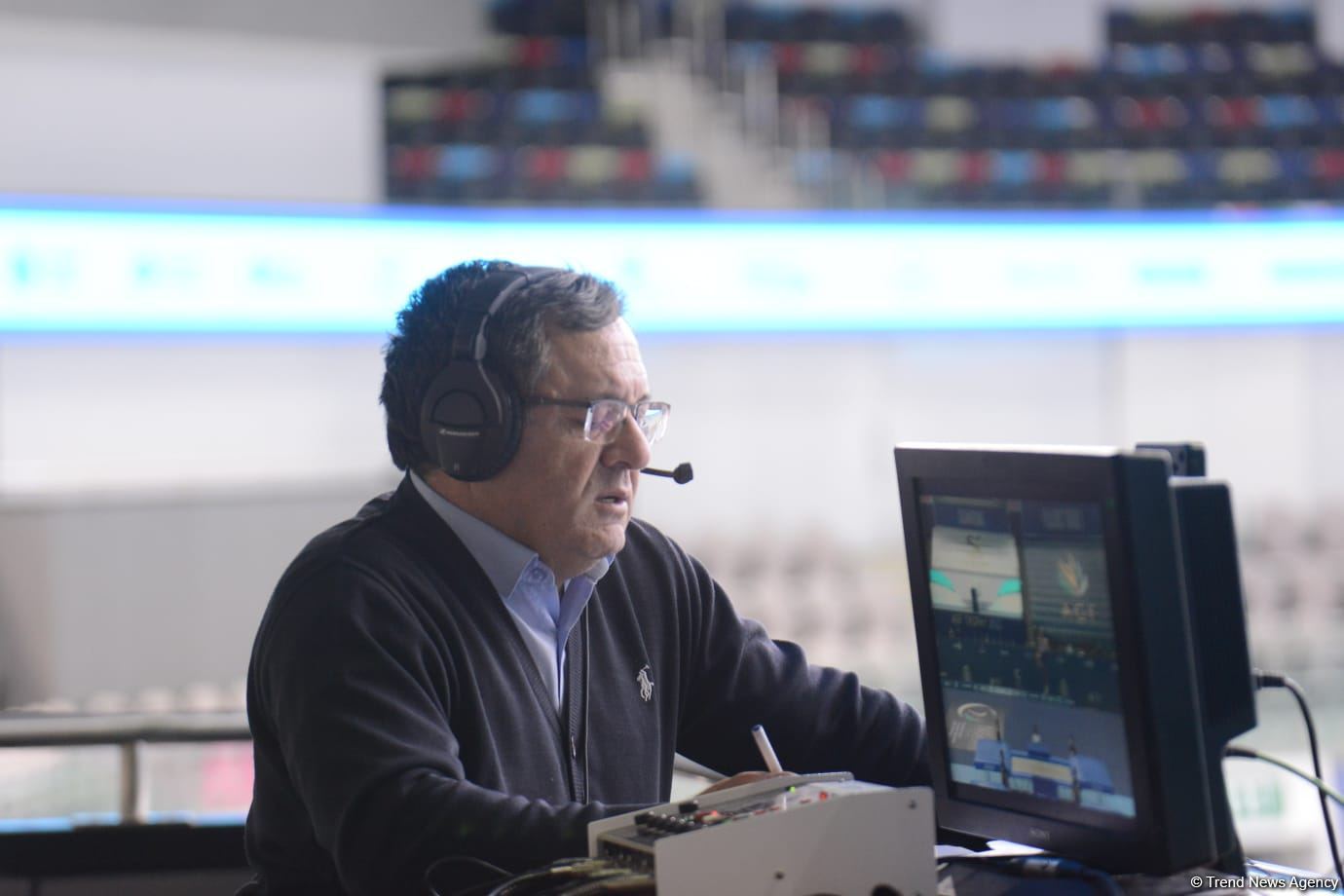 В Баку стартовал первый день соревнований Кубка мира по прыжкам на батуте (ФОТО)