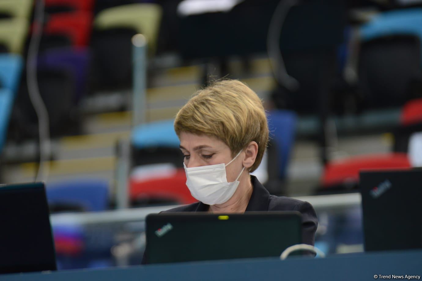 В Баку стартовал первый день соревнований Кубка мира по прыжкам на батуте (ФОТО)