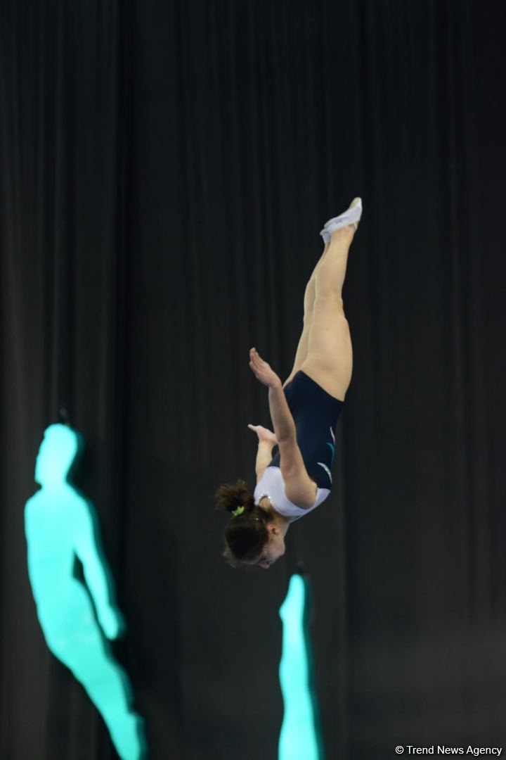 Азербайджанская гимнастка Сельджан Магсудова вышла в финал Кубка мира по прыжкам на батуте в Баку (ФОТО)