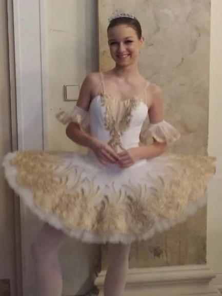 Азербайджанские балерины добились успеха на конкурсе в Санкт-Петербурге (ФОТО)