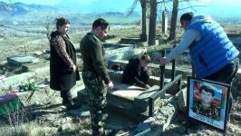 Благодарим Президента Ильхама Алиева за возможность испытать это ни с чем не сравнимое чувство – дочь шехида, посетившая могилу отца в Зангилане (ФОТО/ВИДЕО)