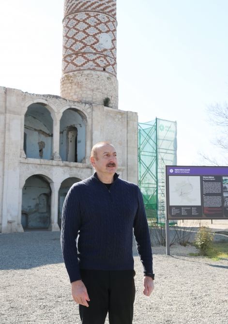 Президент Ильхам Алиев и Первая леди Мехрибан Алиева ознакомились с ходом реставрационных работ в Агдамской Джума-мечети (ФОТО/ВИДЕО)