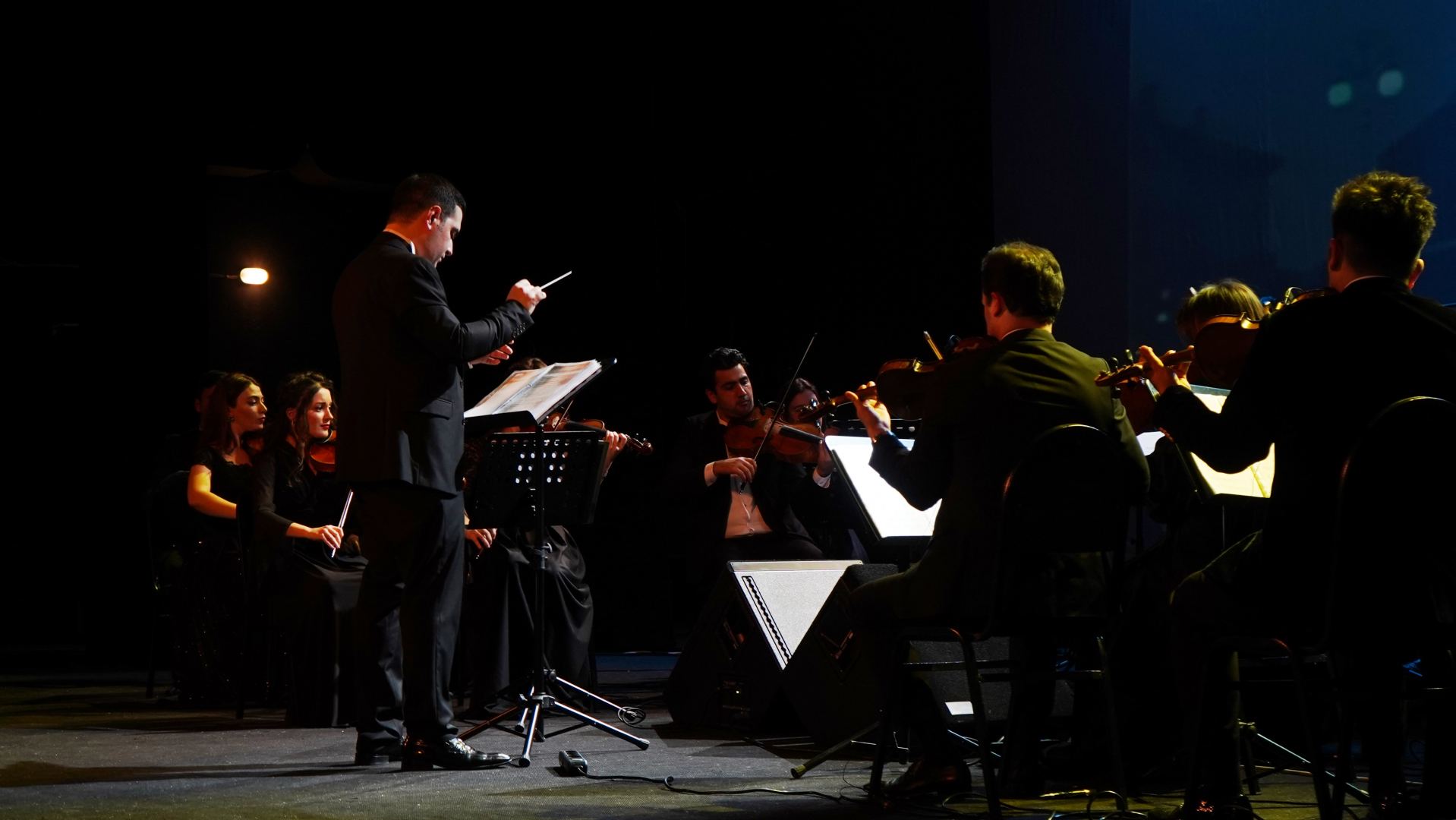 В Баку представлены шедевры мировой киномузыки в театрализованных композициях (ВИДЕО, ФОТО)
