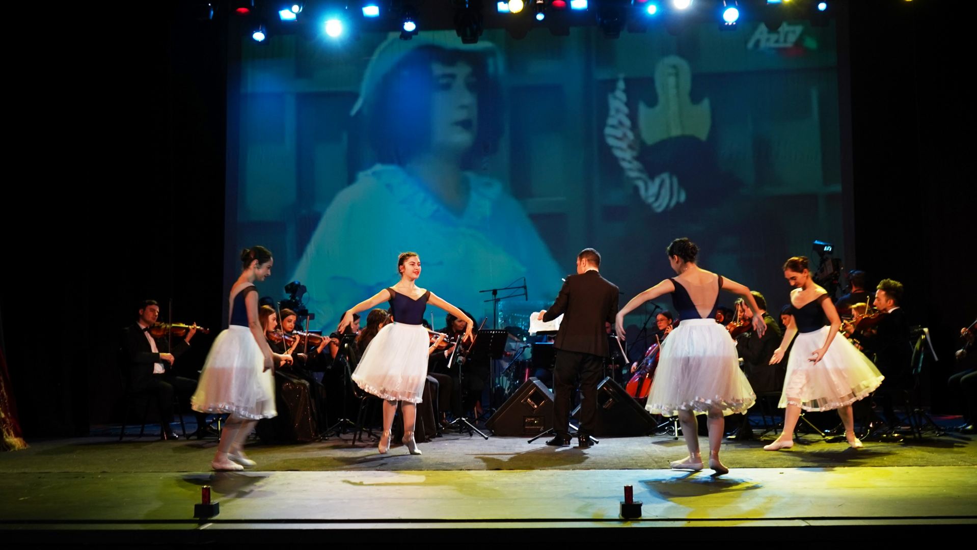 В Баку представлены шедевры мировой киномузыки в театрализованных композициях (ВИДЕО, ФОТО)