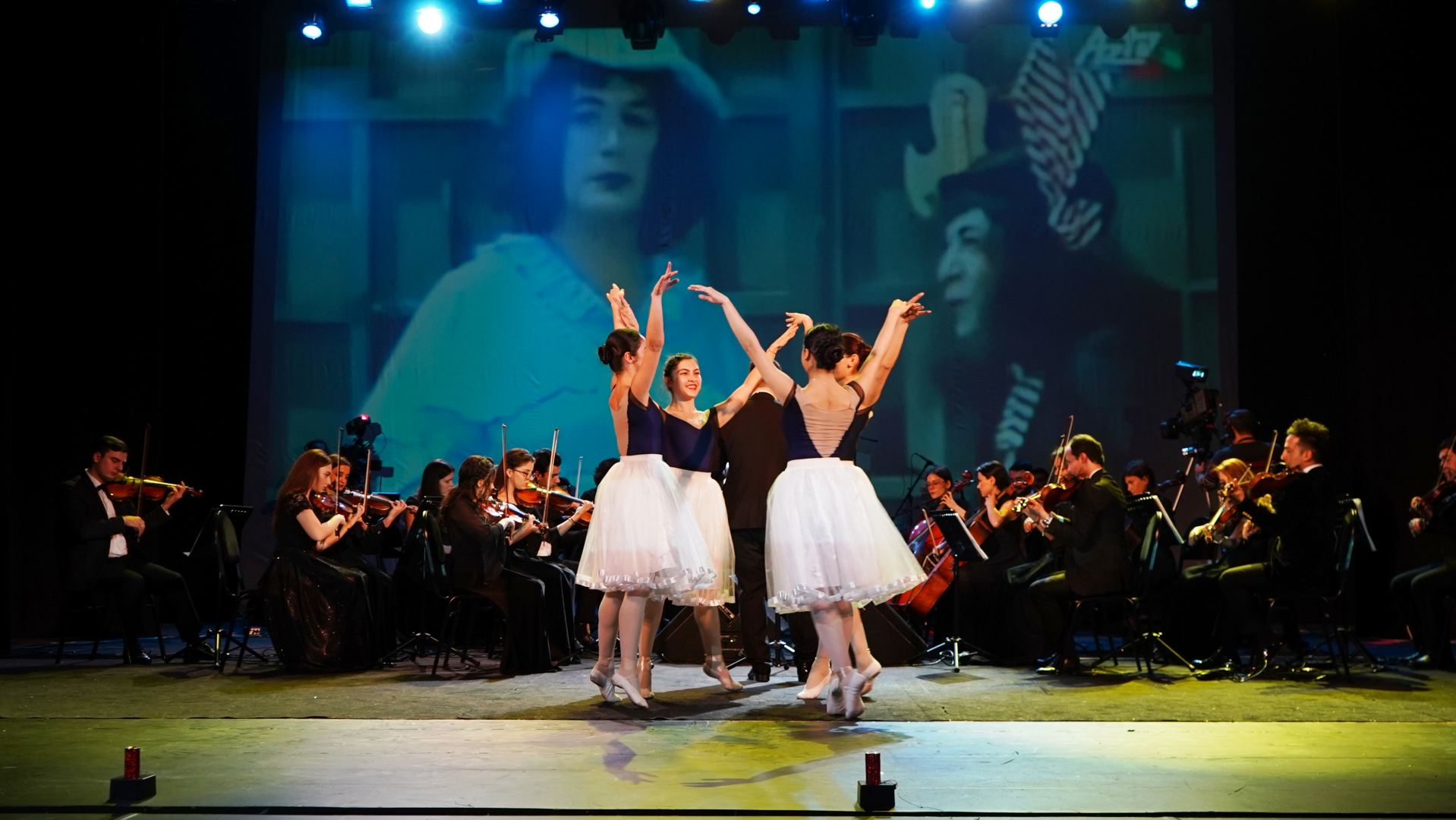 В Баку представлены шедевры мировой киномузыки в театрализованных композициях (ВИДЕО, ФОТО)