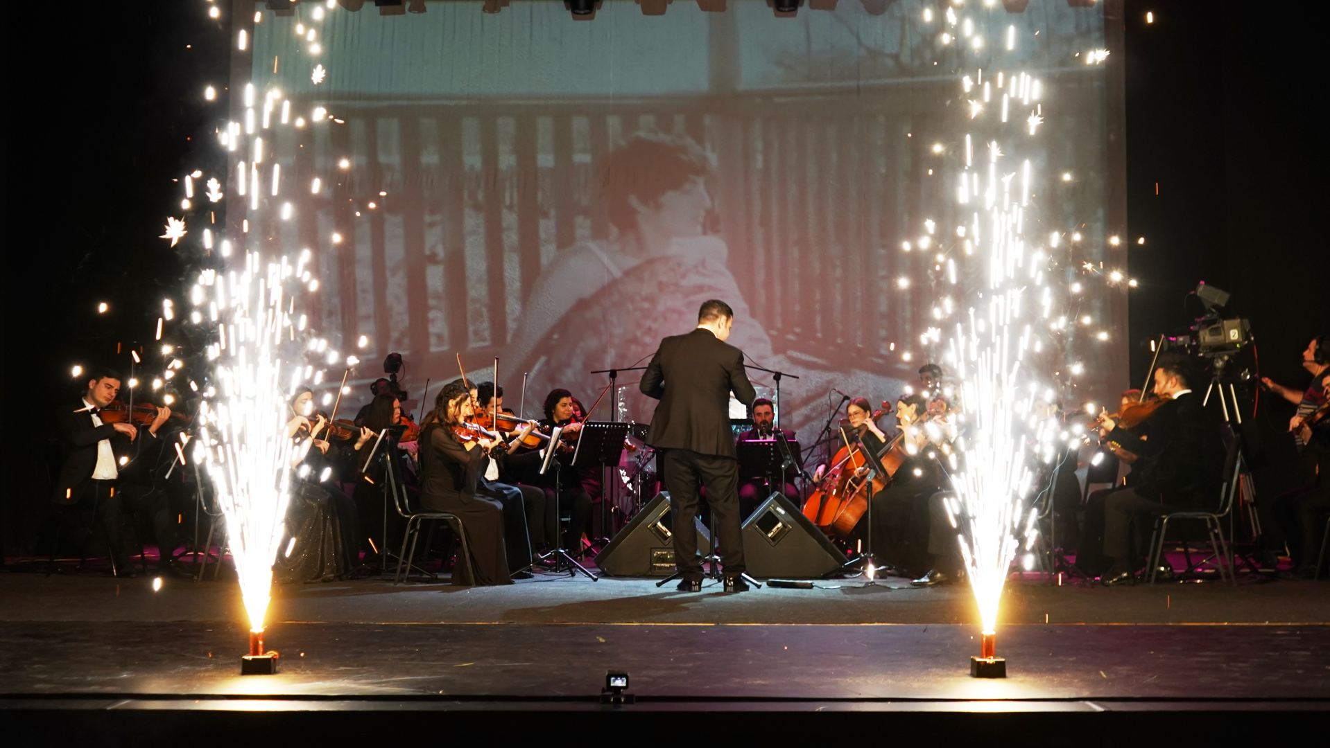В Баку представлены шедевры мировой киномузыки в театрализованных композициях (ВИДЕО, ФОТО)
