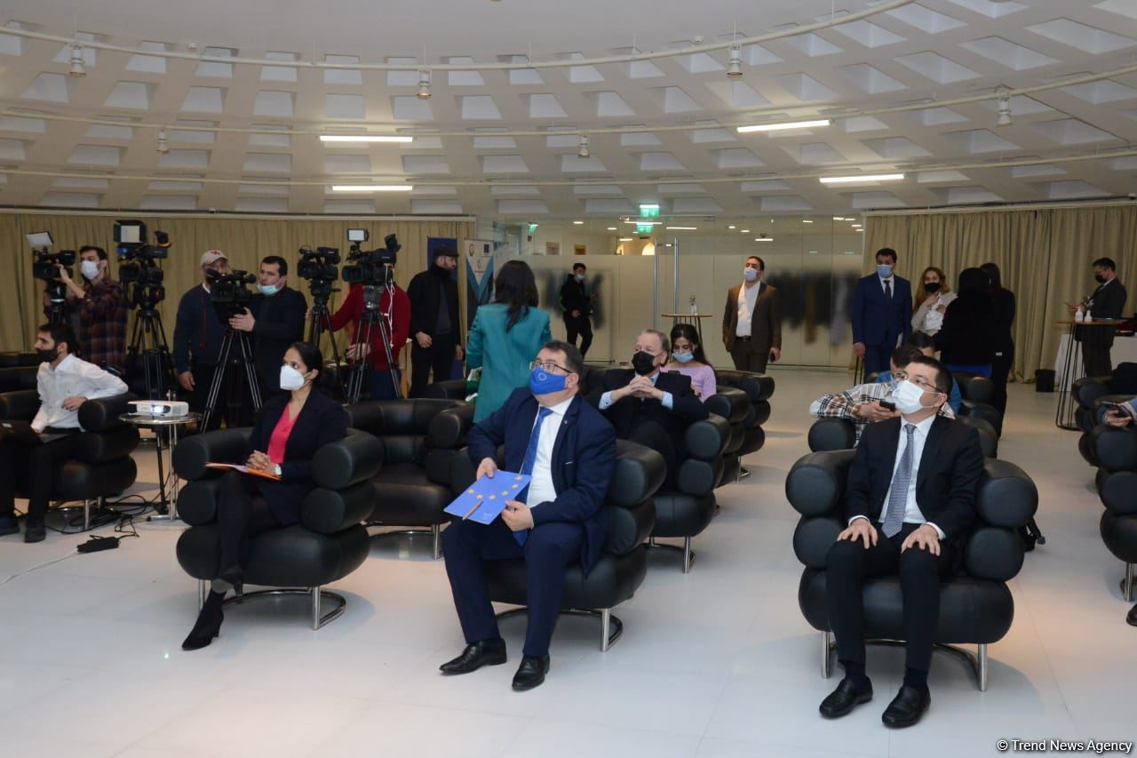 Грантовое соглашение ЕС и Всемирного банка с Азербайджаном поспособствует повышению конкурентоспособности на рынке -  Петер Михалко (ФОТО)