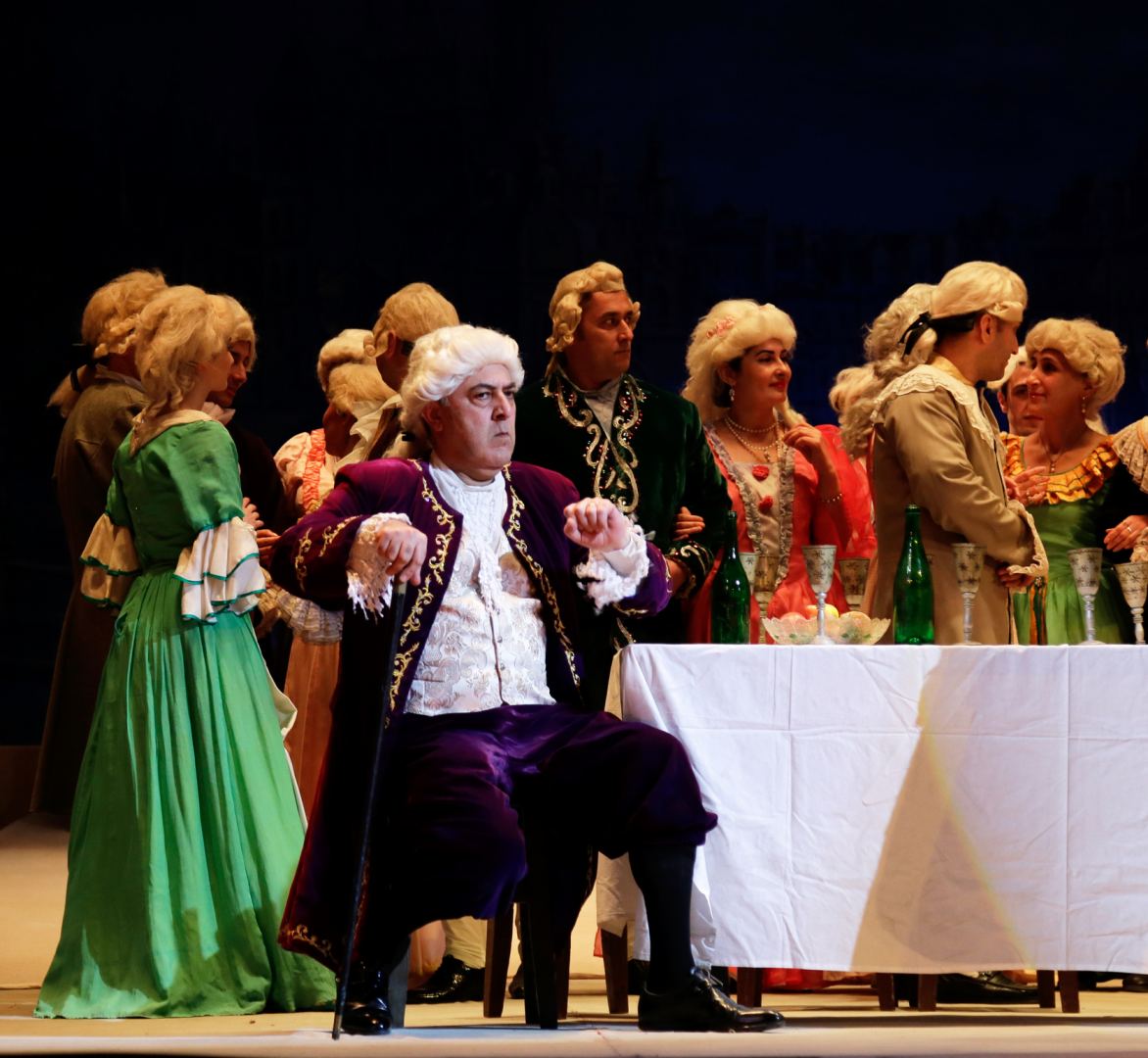 В сказочном Баку меня поселили в номере под цифрой 1001… отсюда все и началось – интервью со всемирно известным исполнителем (ФОТО)