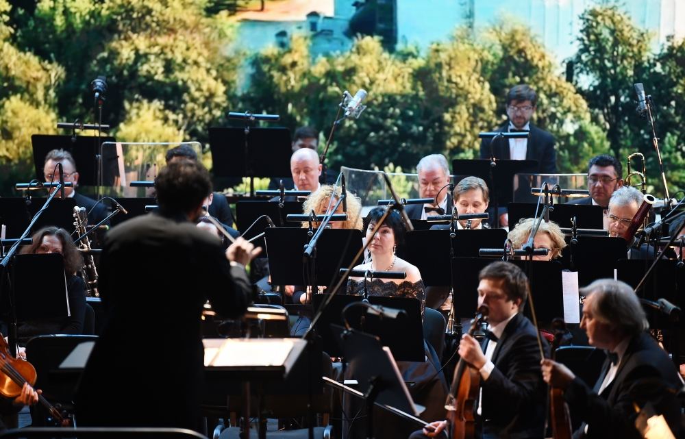 Вице-президент Фонда Гейдара Алиева присутствовала на гала-концерте «Музыкальные звезды Азербайджана на московской сцене» в Москве (ФОТО)