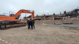 В Баку обрушилось строящееся здание, есть пострадавшие - Генпрокуратура (ФОТО/ВИДЕО)