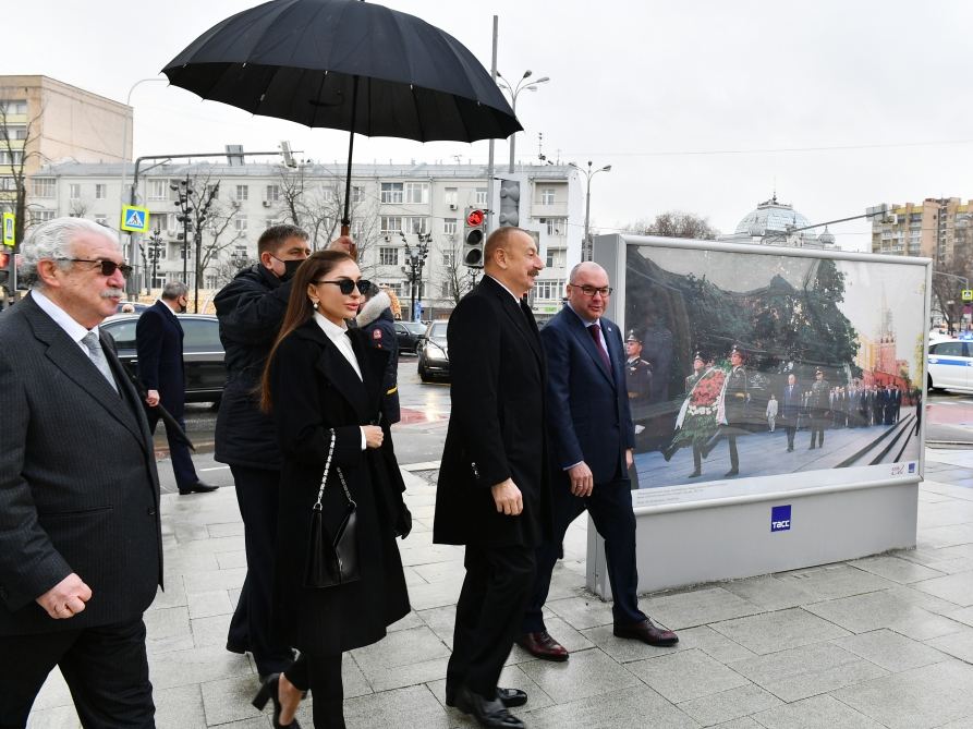 Президент Ильхам Алиев и Первая леди Мехрибан Алиева посетили в ТАСС выставку о сотрудничестве Азербайджана и России (ФОТО/ВИДЕО)