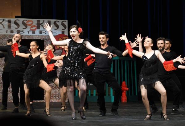 Лучший подарок азербайджанским женщинам на 8 марта - шесть мировых мюзиклов в один день (ФОТО)