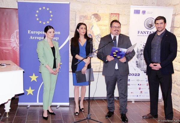 Шедевры мировой живописи с азербайджанскими коврами! В Баку состоялось открытие Фестиваля культурного наследия FantazEU (ФОТО)