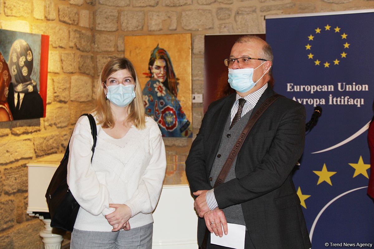 Шедевры мировой живописи с азербайджанскими коврами! В Баку состоялось открытие Фестиваля культурного наследия FantazEU (ФОТО)