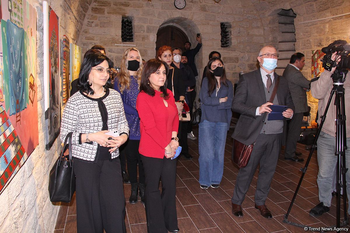 Шедевры мировой живописи с азербайджанскими коврами! В Баку состоялось открытие Фестиваля культурного наследия FantazEU (ФОТО)