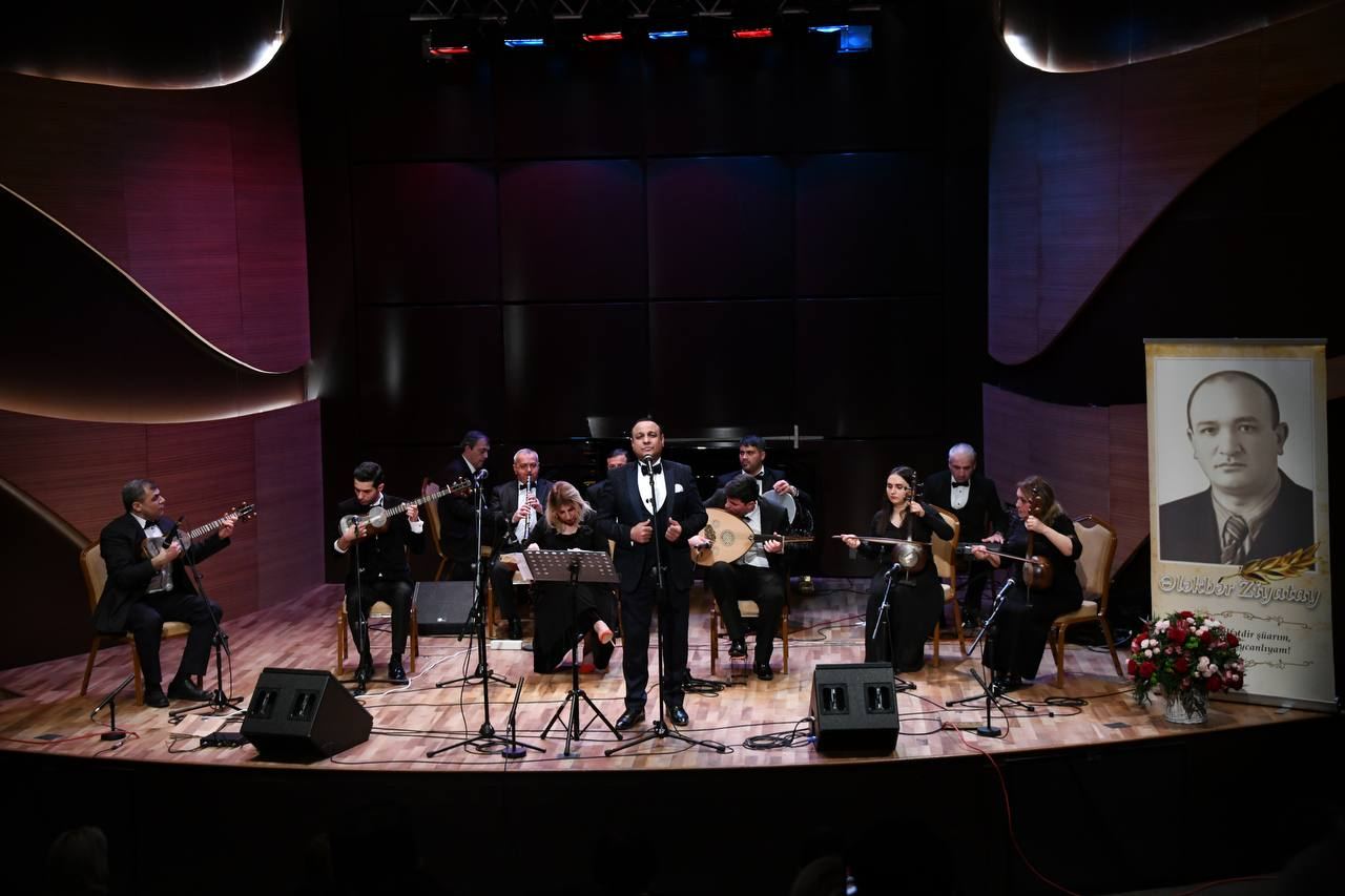 Двуглавый орел в Баку, или Пожар в Берлине (ФОТО)