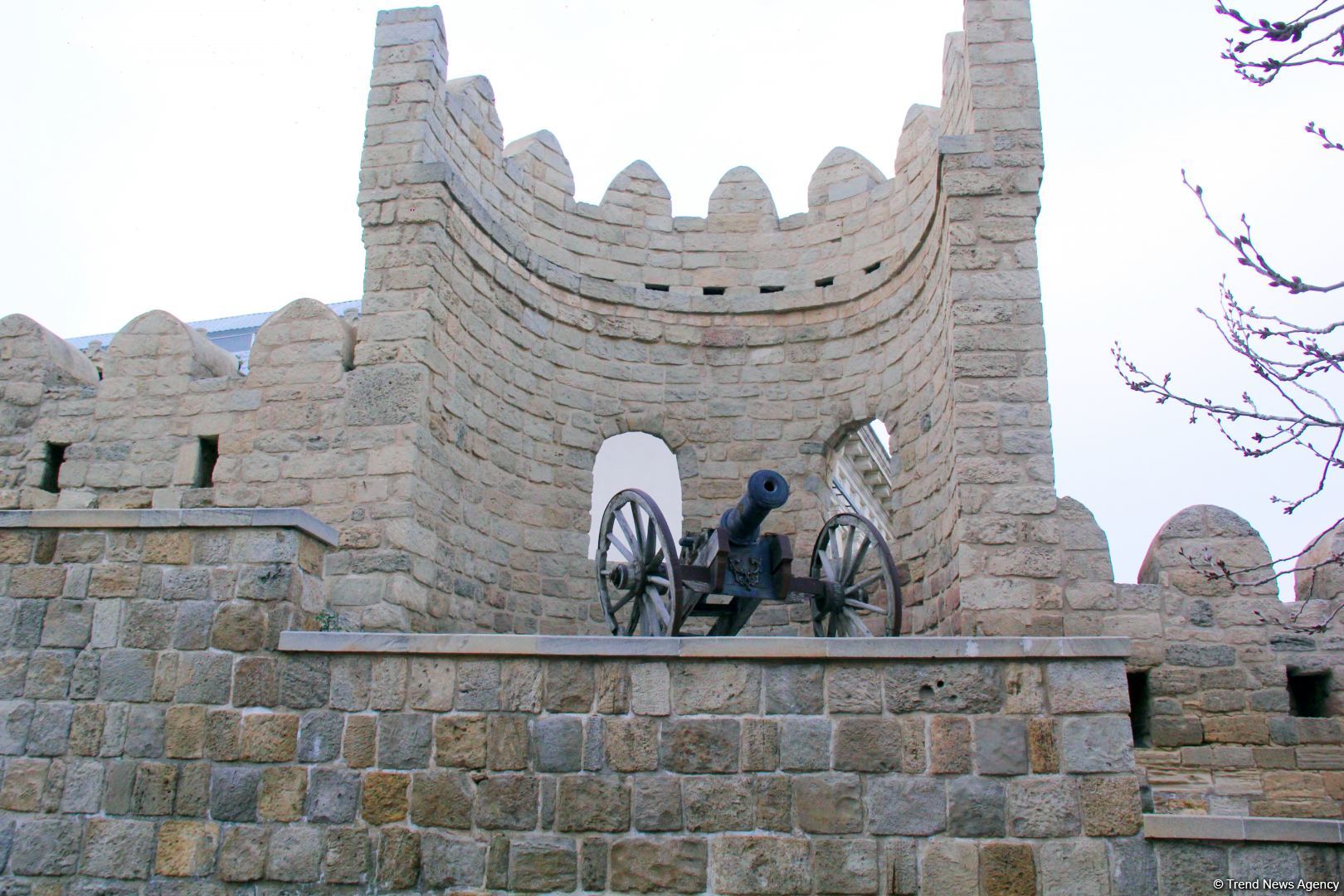 Ичери шехер в начале весны – прогулка перед закатом (ФОТО)