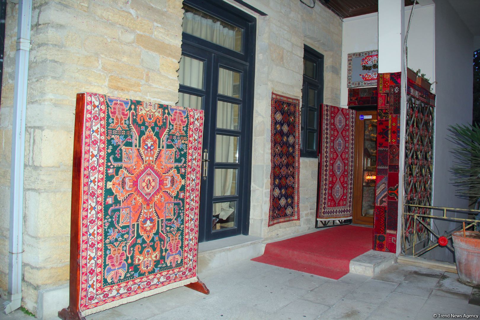 Ичери шехер в начале весны – прогулка перед закатом (ФОТО)