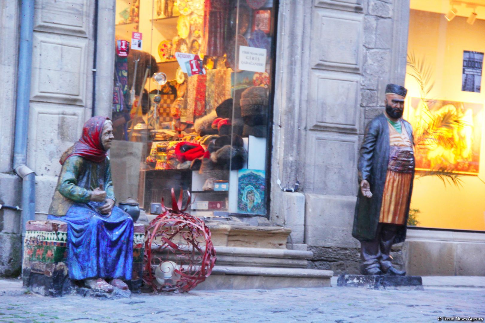 Ичери шехер в начале весны – прогулка перед закатом (ФОТО)