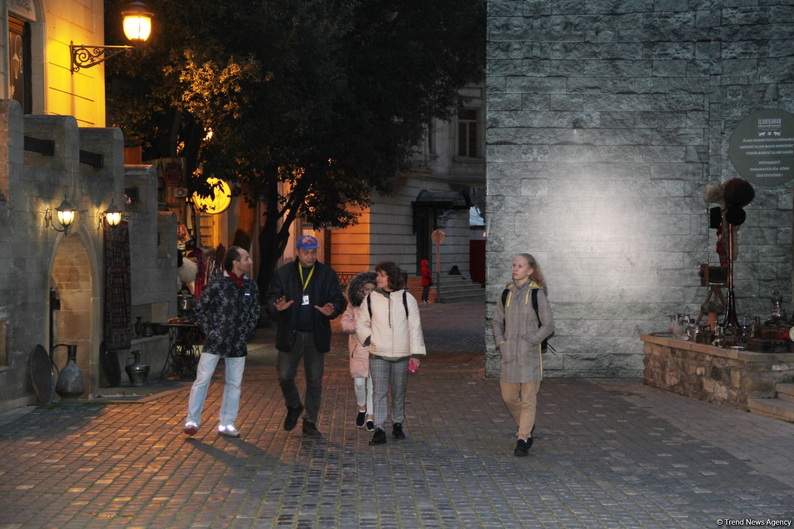 Ичери шехер в начале весны – прогулка перед закатом (ФОТО)