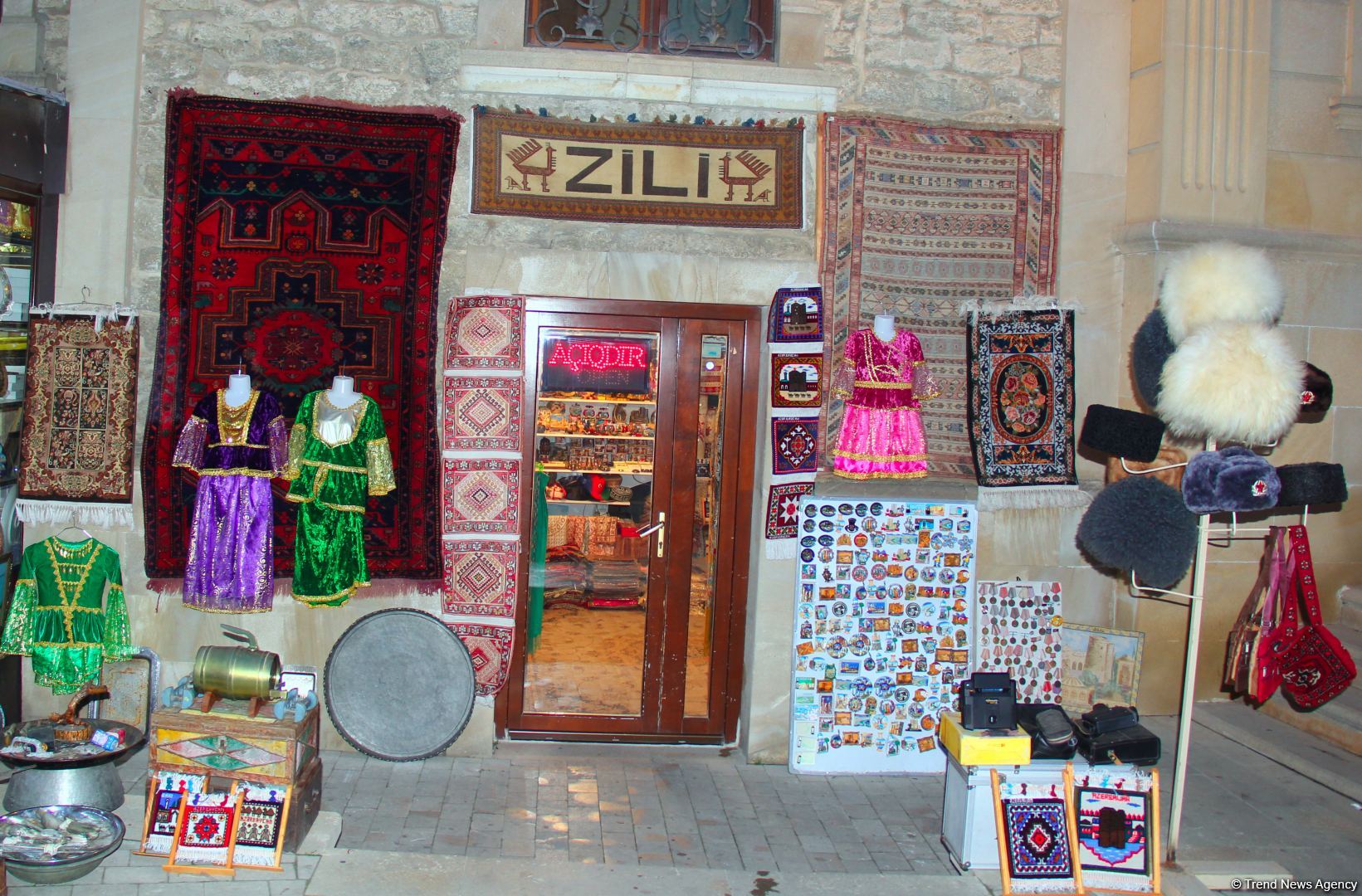 Ичери шехер в начале весны – прогулка перед закатом (ФОТО)