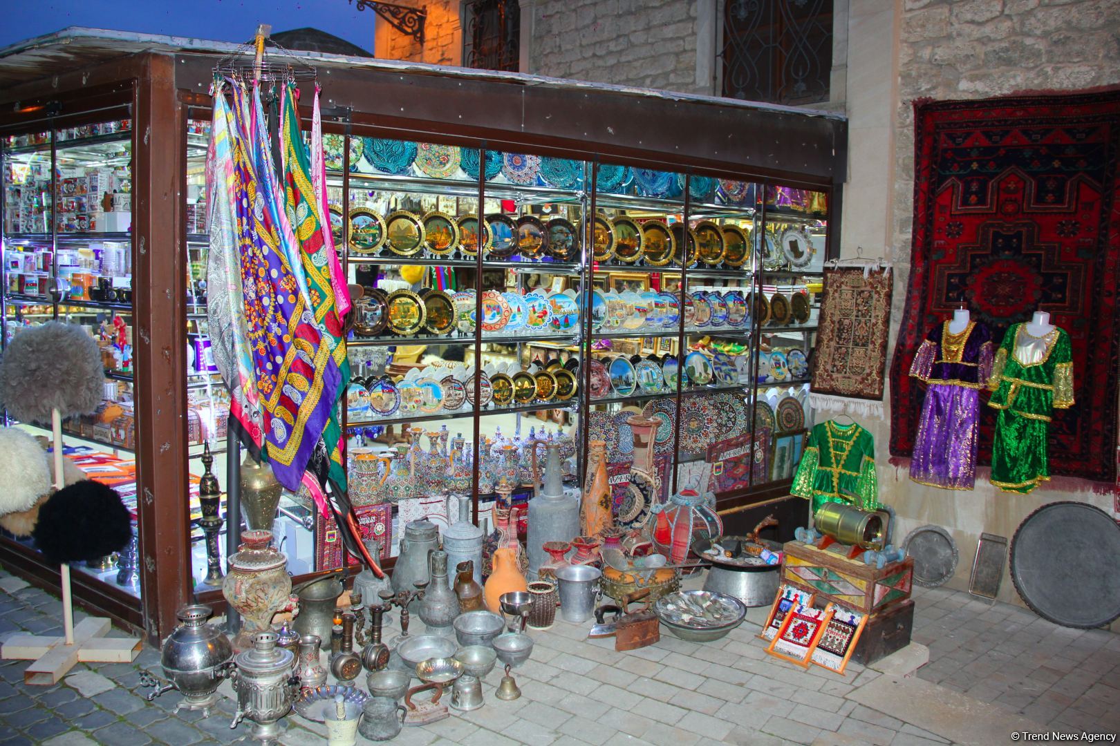 Ичери шехер в начале весны – прогулка перед закатом (ФОТО)