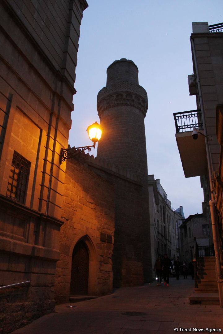 Ичери шехер в начале весны – прогулка перед закатом (ФОТО)