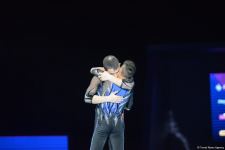 В Баку стартовал первый день Всемирных соревнований среди возрастных групп по акробатической гимнастике (ФОТО)