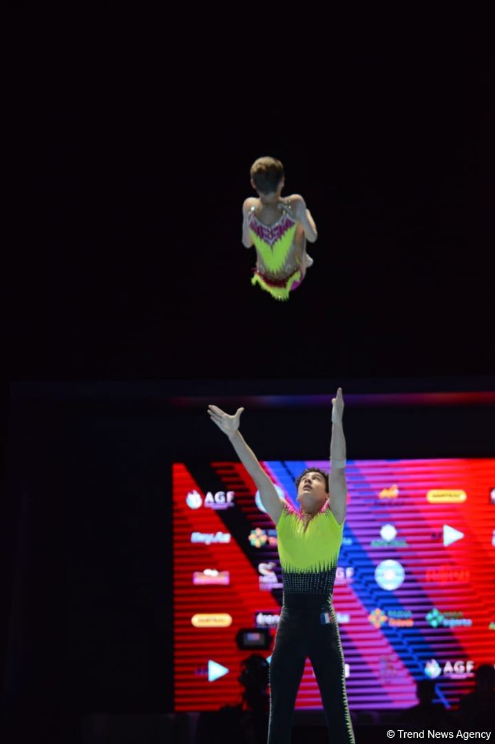 В Баку стартовал первый день Всемирных соревнований среди возрастных групп по акробатической гимнастике (ФОТО)