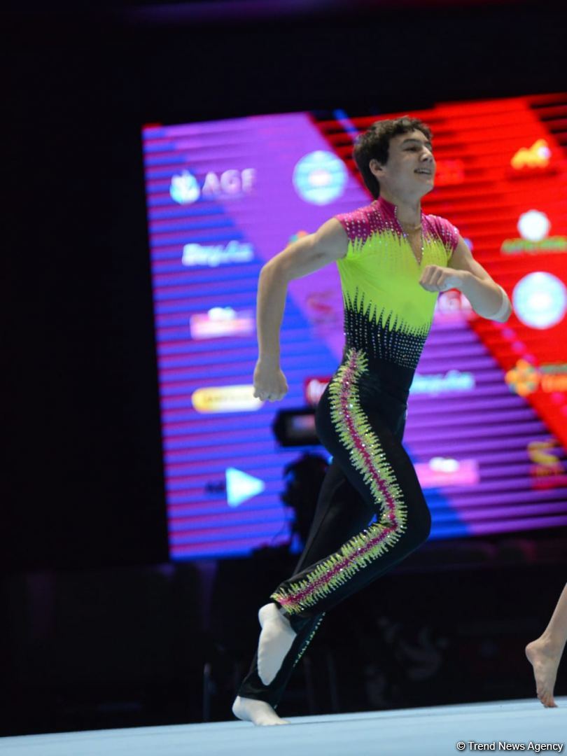 В Баку стартовал первый день Всемирных соревнований среди возрастных групп по акробатической гимнастике (ФОТО)