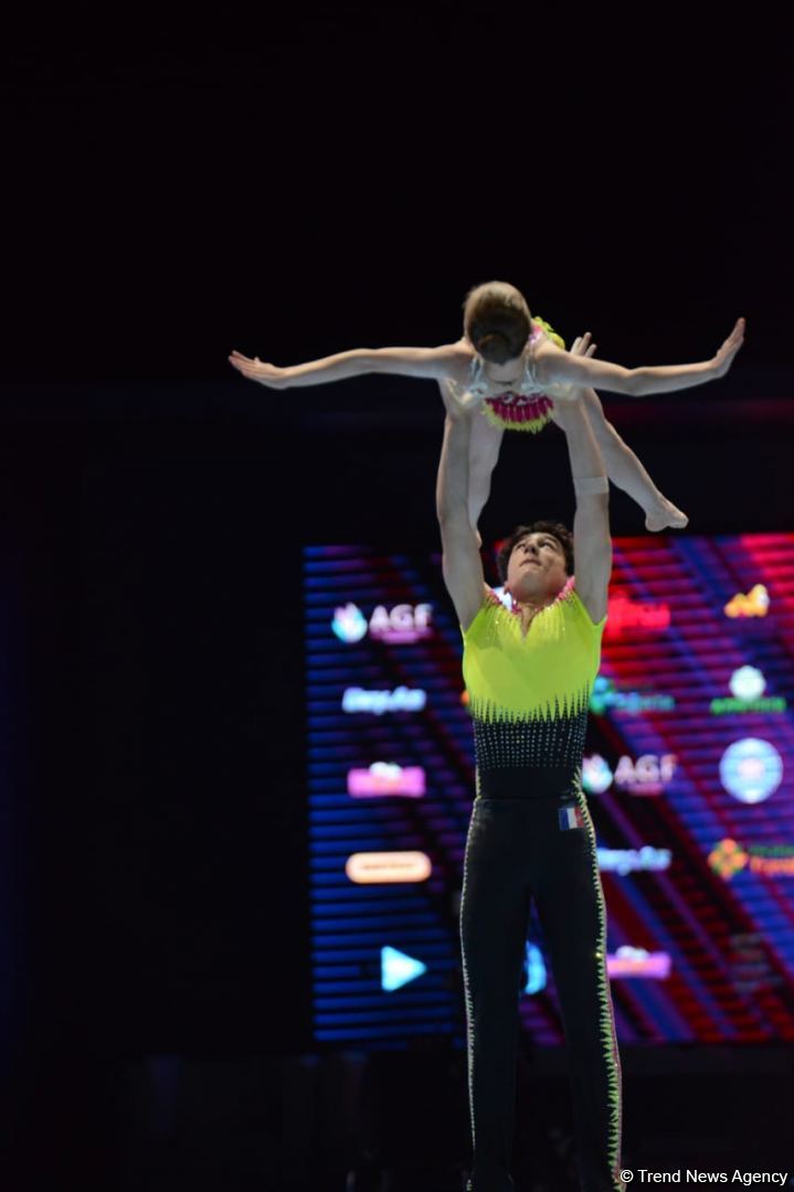 В Баку стартовал первый день Всемирных соревнований среди возрастных групп по акробатической гимнастике (ФОТО)