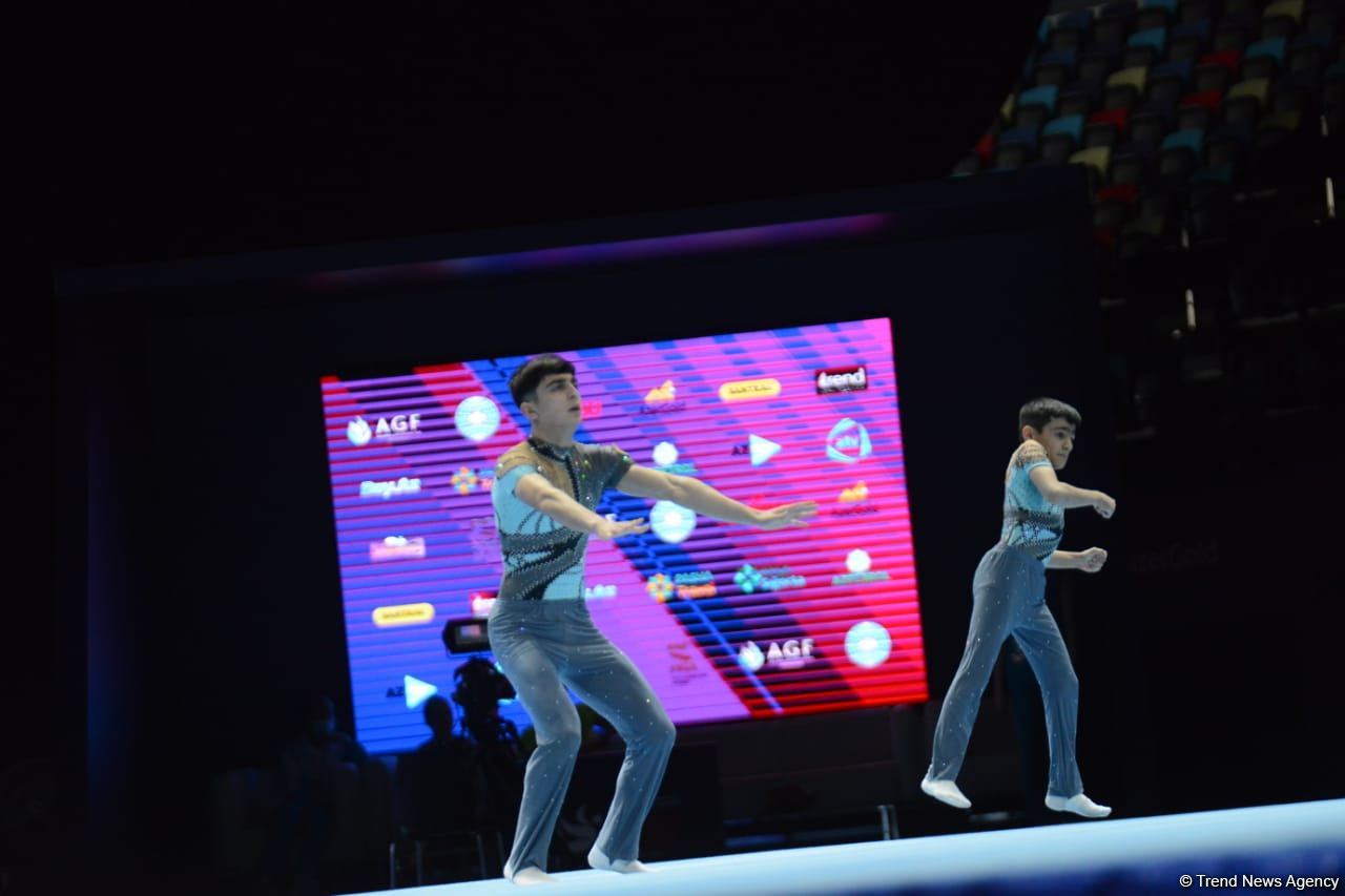 В Баку стартовал первый день Всемирных соревнований среди возрастных групп по акробатической гимнастике (ФОТО)