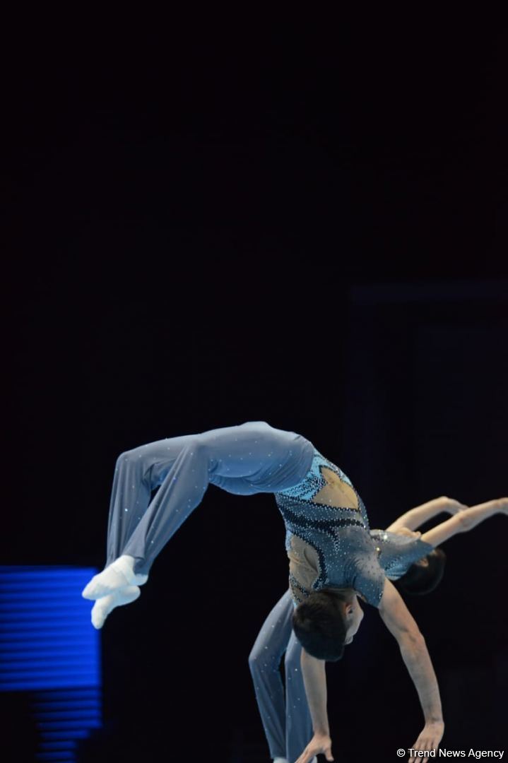 В Баку стартовал первый день Всемирных соревнований среди возрастных групп по акробатической гимнастике (ФОТО)