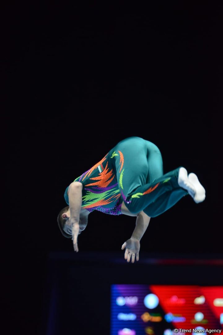 В Баку стартовал первый день Всемирных соревнований среди возрастных групп по акробатической гимнастике (ФОТО)