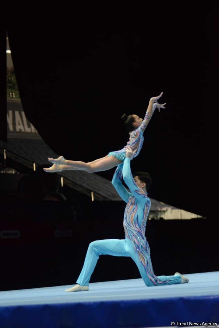 Азербайджанские гимнасты Милана Алиева и Низам Хамидулин занимают второе промежуточное место в квалификации (ФОТО)